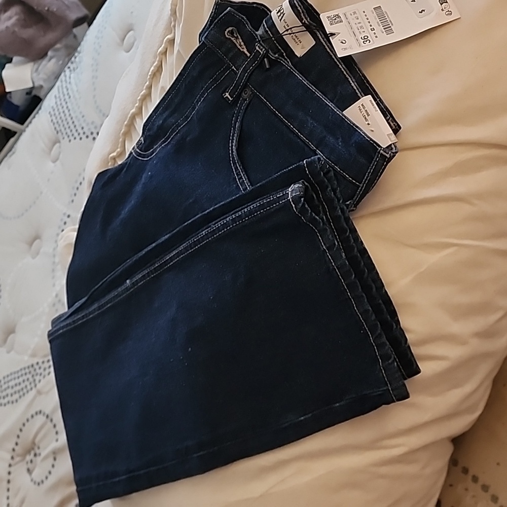 Close out sale only $ 22  Dark blue Straight Fit Mid rise Zara  Denim Jeans - Picture 5 of 8